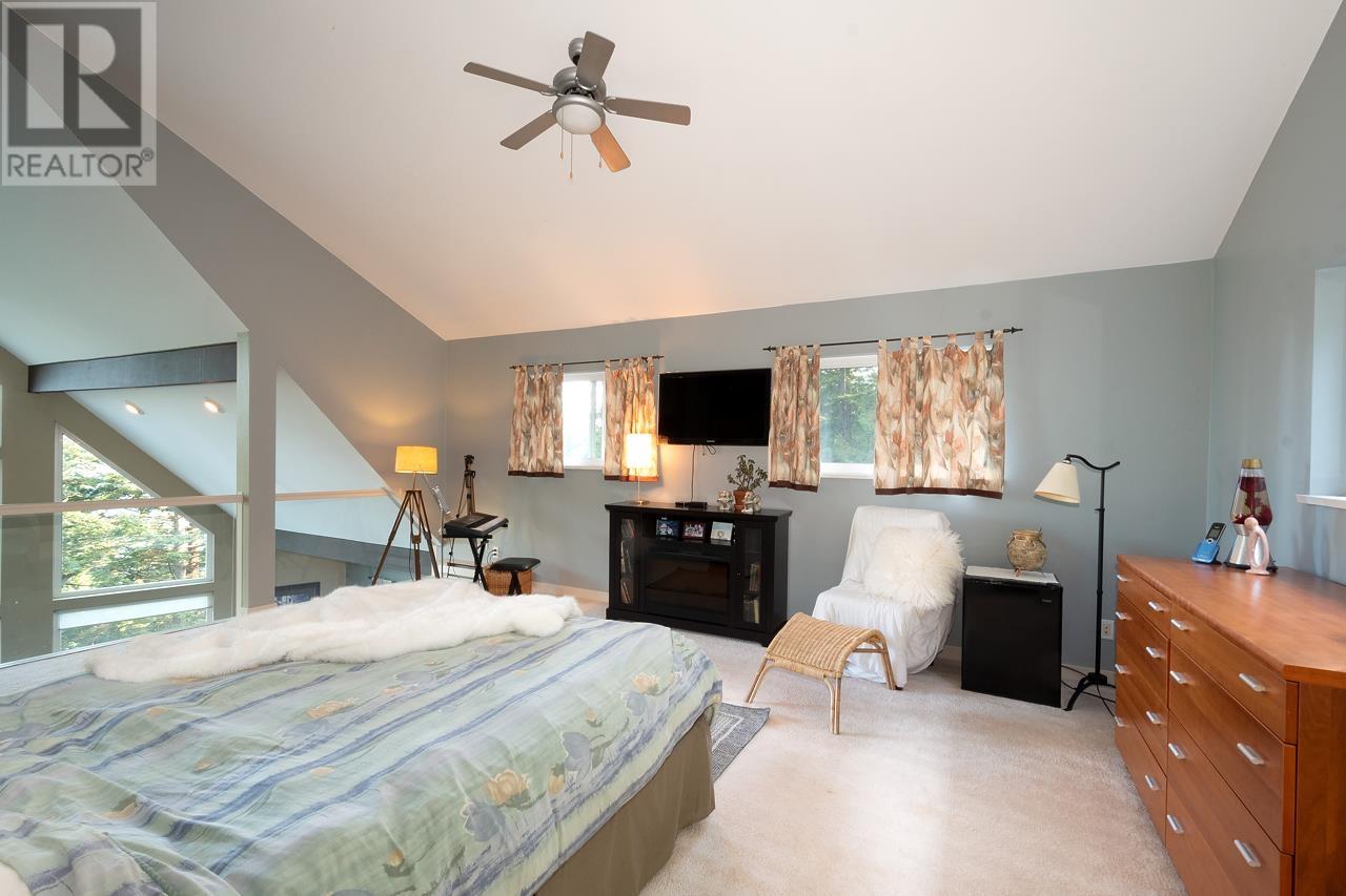 1390 Eaglecliff Road, Bowen Island, British Columbia  V0N 1G1 - Photo 16 - R2818237