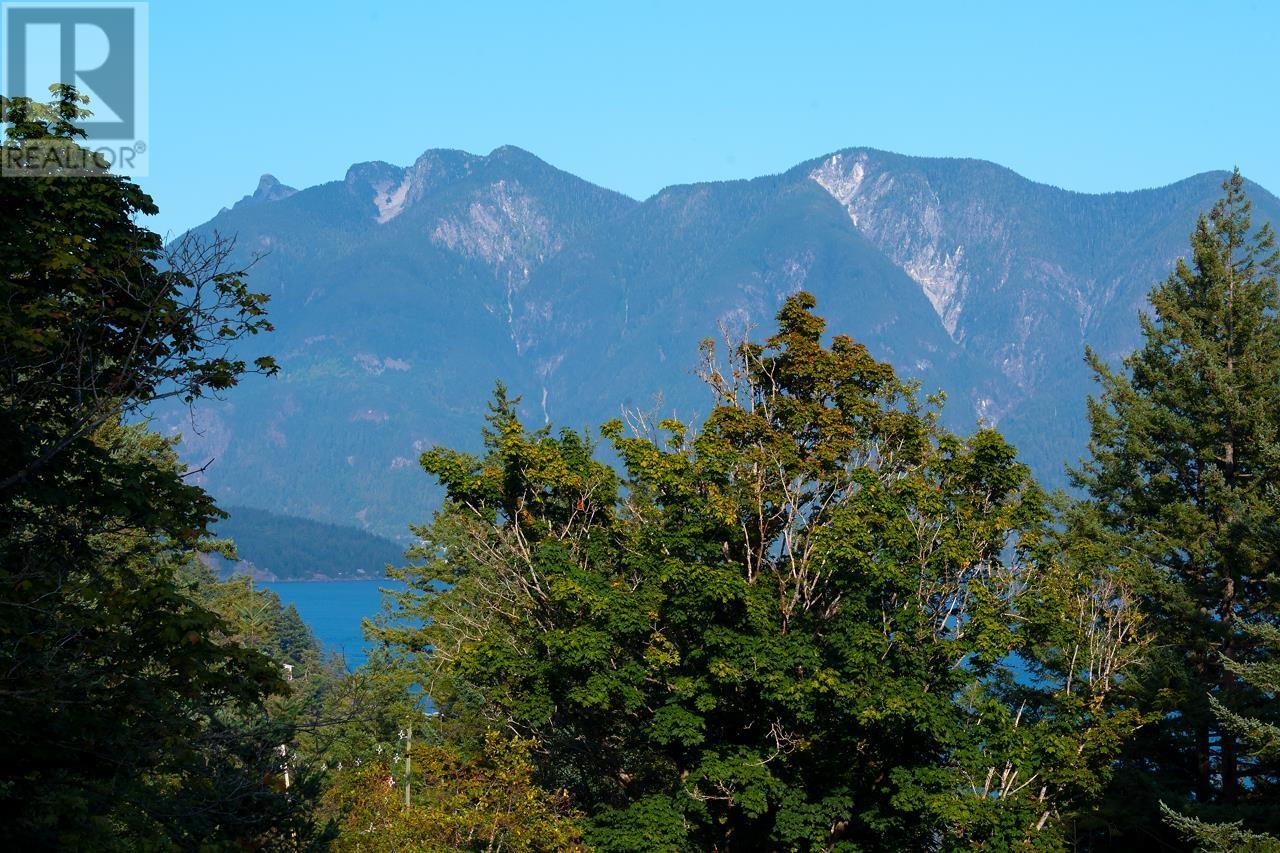 1390 Eaglecliff Road, Bowen Island, British Columbia  V0N 1G1 - Photo 8 - R2818237