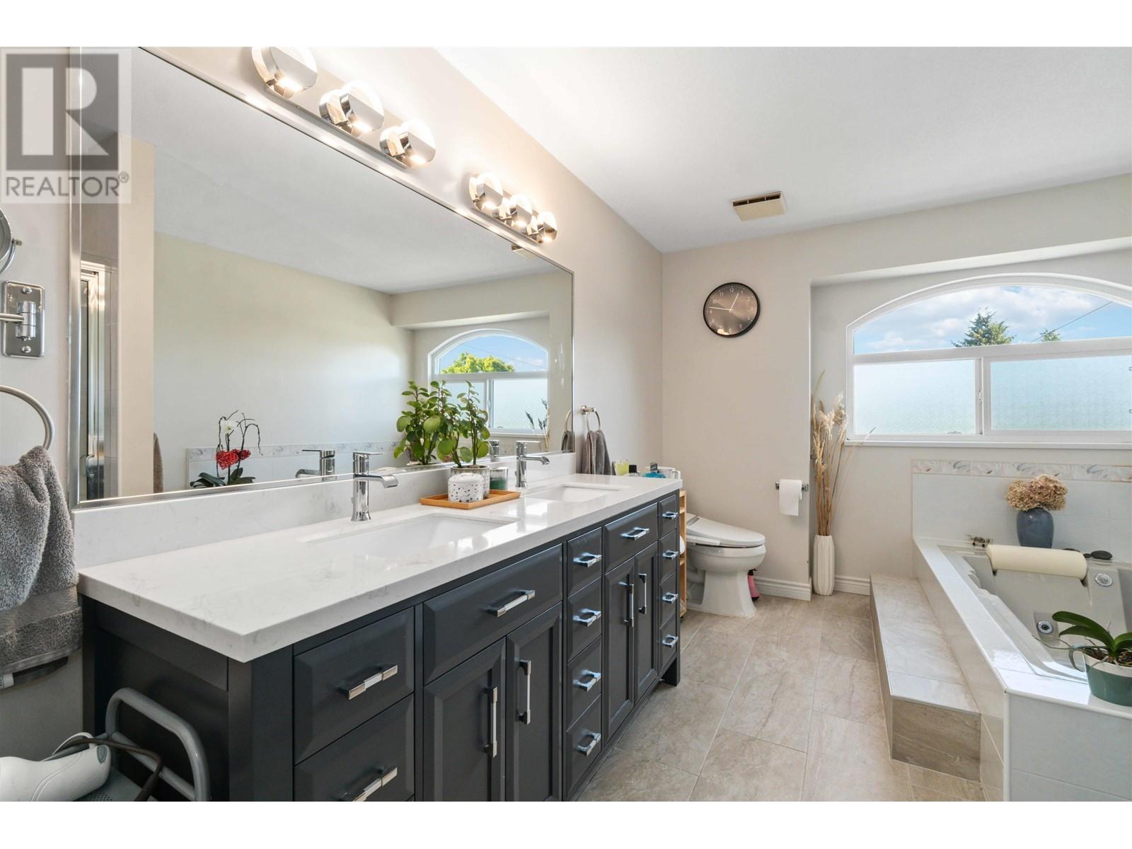 3235 Regina Avenue, Richmond, British Columbia  V6X 2K6 - Photo 25 - R2822072