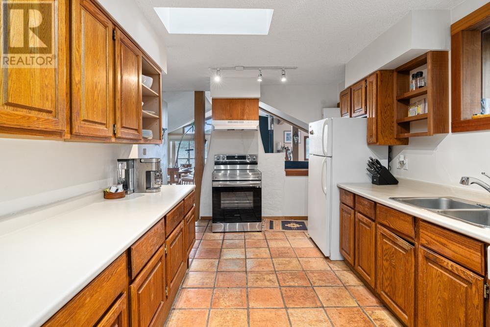 47 Brunswick Beach Road, Lions Bay, British Columbia  V0N 2E0 - Photo 16 - R2822076