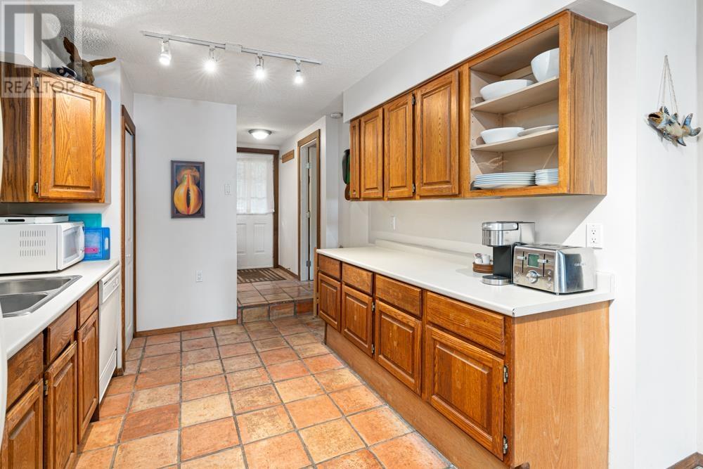 47 Brunswick Beach Road, Lions Bay, British Columbia  V0N 2E0 - Photo 18 - R2822076