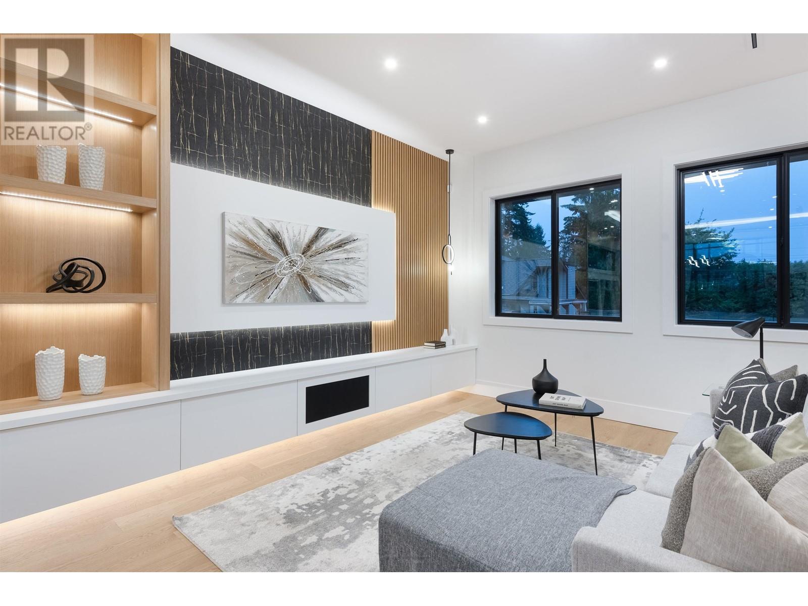 665 Chapman Avenue, Coquitlam, British Columbia  V3J 4A2 - Photo 3 - R2821943