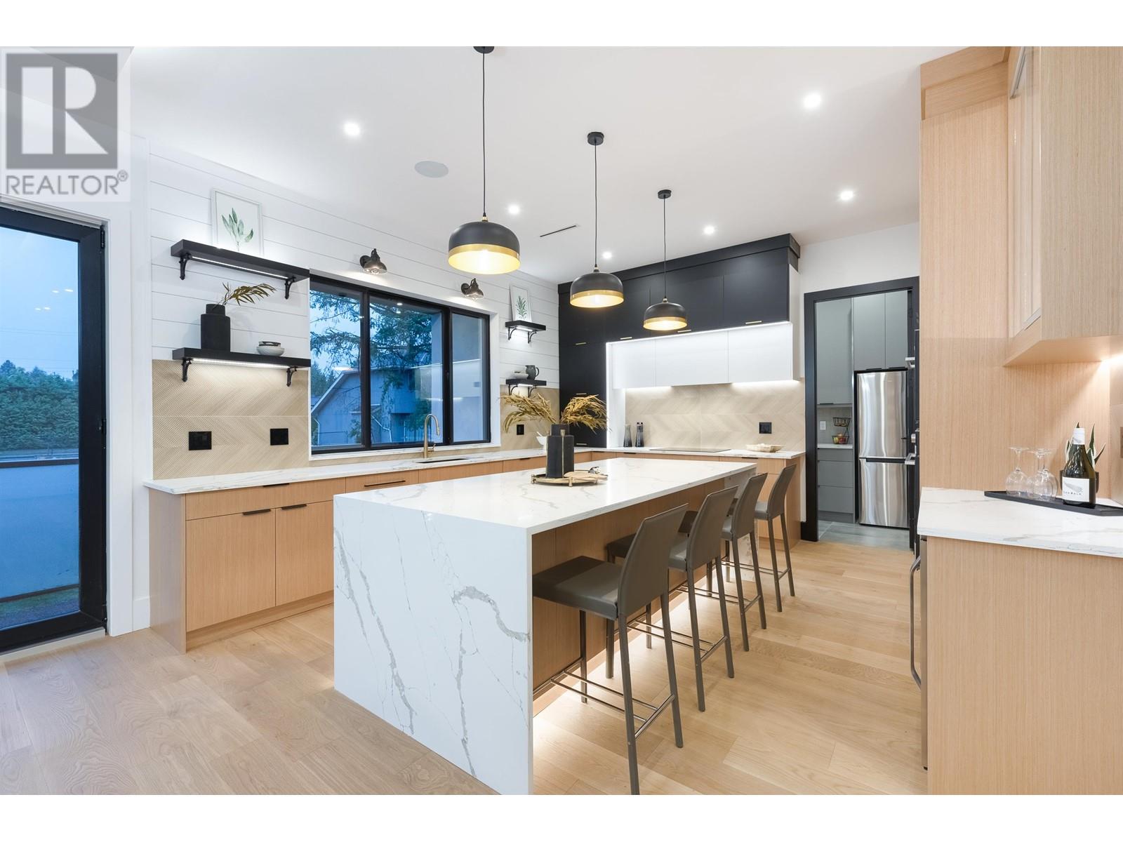 665 Chapman Avenue, Coquitlam, British Columbia  V3J 4A2 - Photo 6 - R2821943