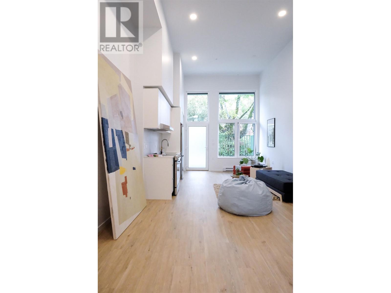 11 198 Ontario Place, Vancouver, British Columbia  V5W 1S2 - Photo 2 - R2820167