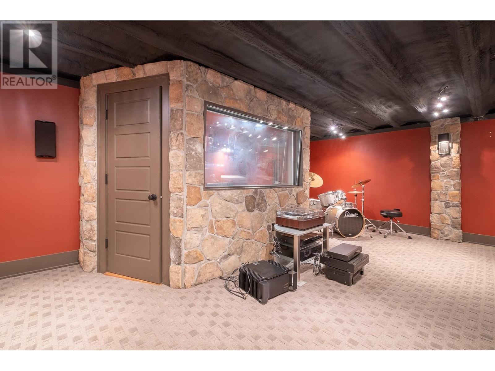 26540 124 Avenue, Maple Ridge, British Columbia  V2W 0E2 - Photo 29 - R2822124