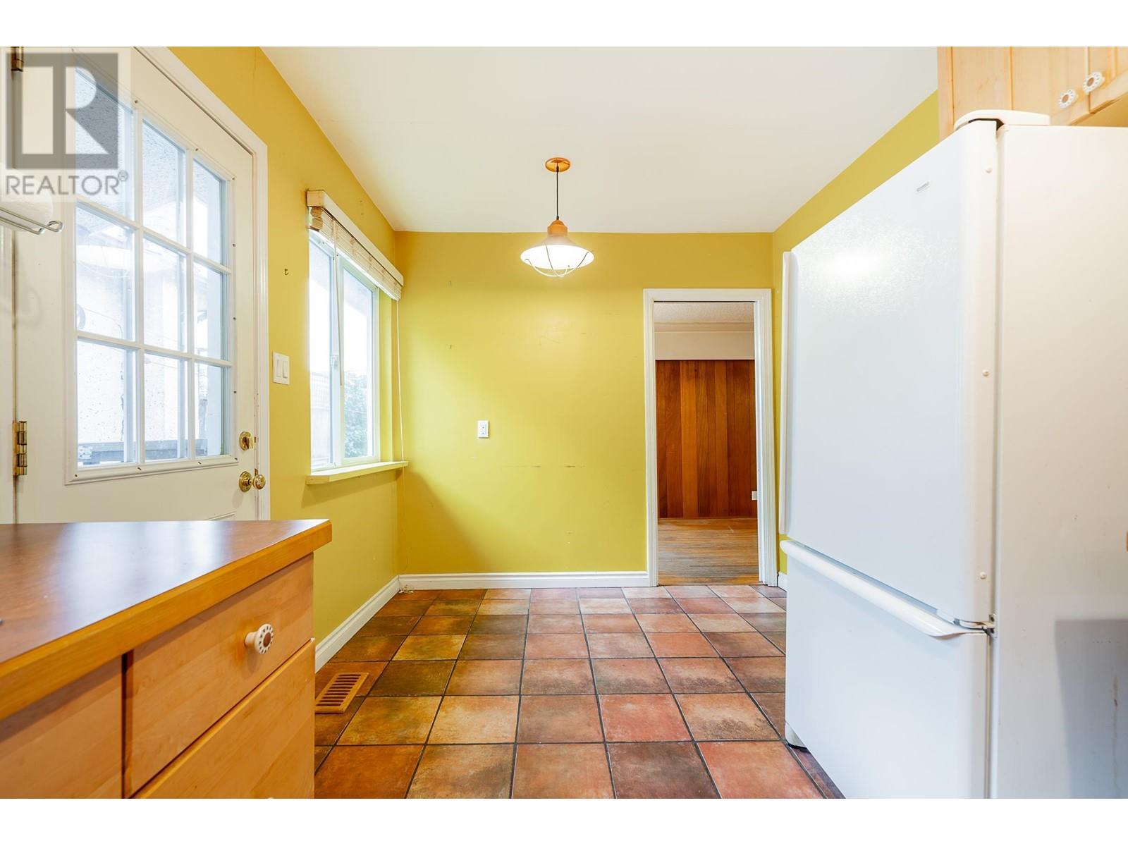 4675 St. George Street, Vancouver, British Columbia  V5V 4A8 - Photo 12 - R2821198