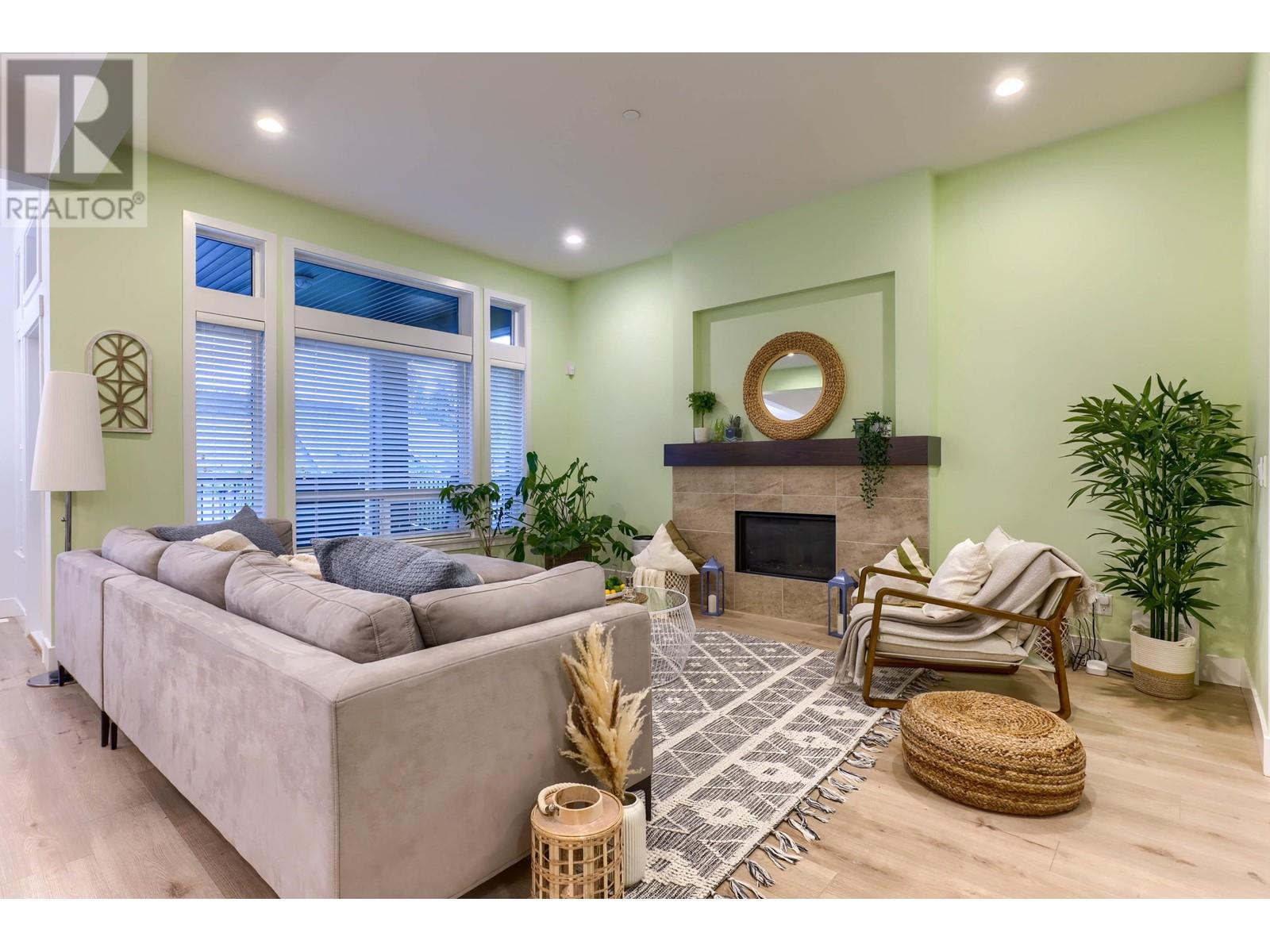 11120 239a Street, Maple Ridge, British Columbia  V2W 0H7 - Photo 2 - R2822175