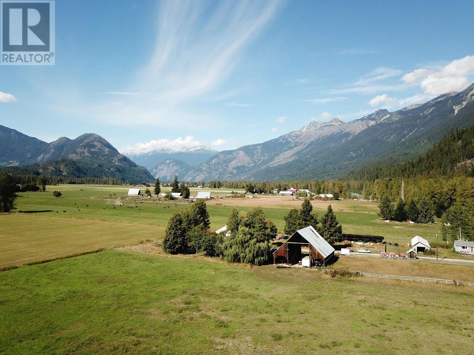 8687 Pemberton Meadows Road, Pemberton, British Columbia  V0N 2L2 - Photo 3 - R2822183