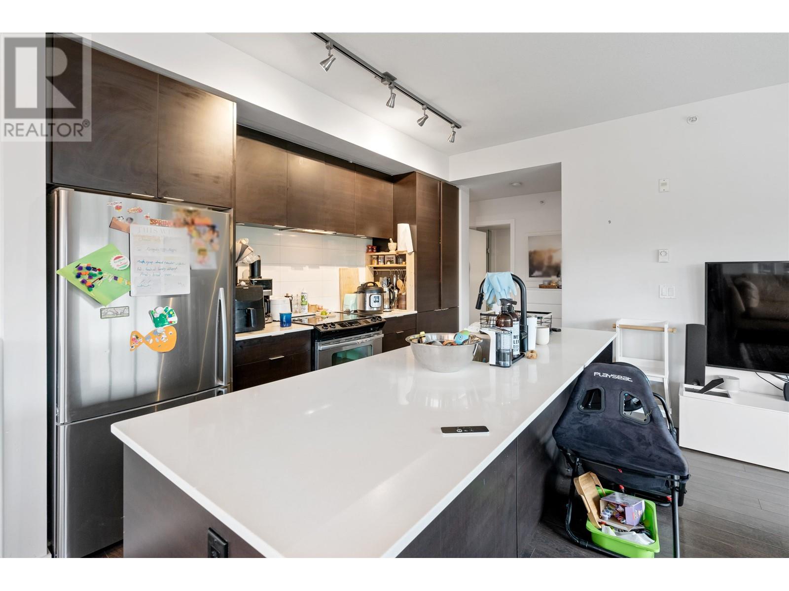405 1673 Lloyd Avenue, North Vancouver, British Columbia  V7P 0A9 - Photo 9 - R2817827