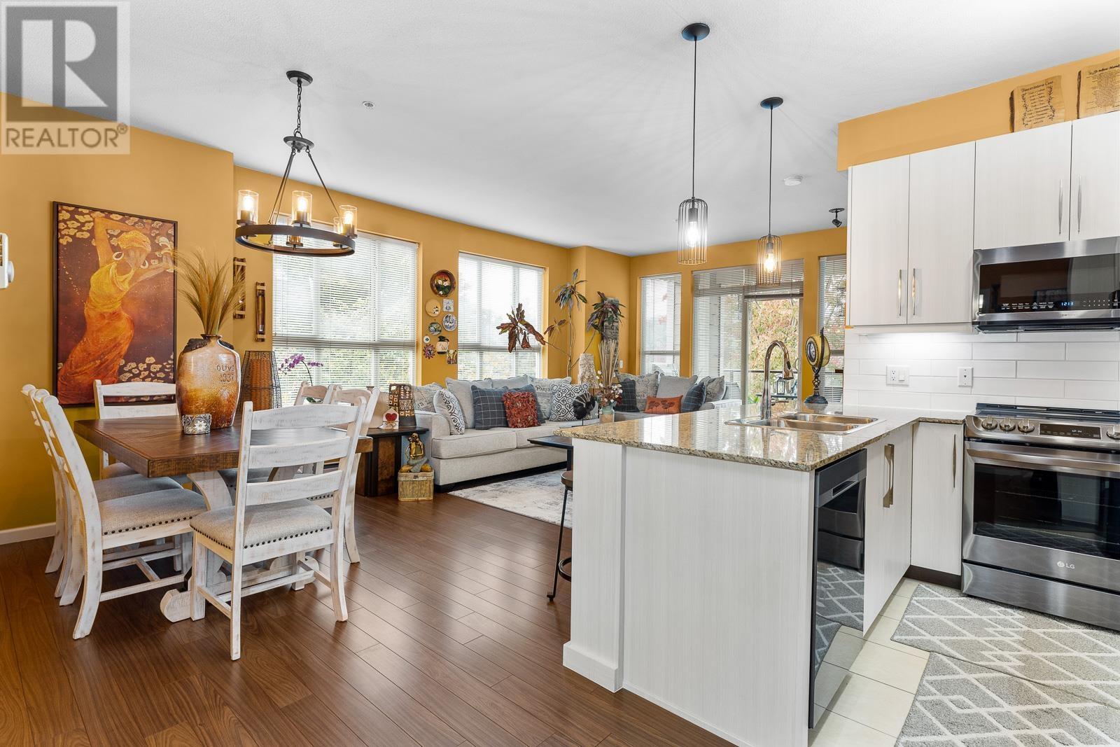 203 2484 WILSON AVENUE, port coquitlam, British Columbia