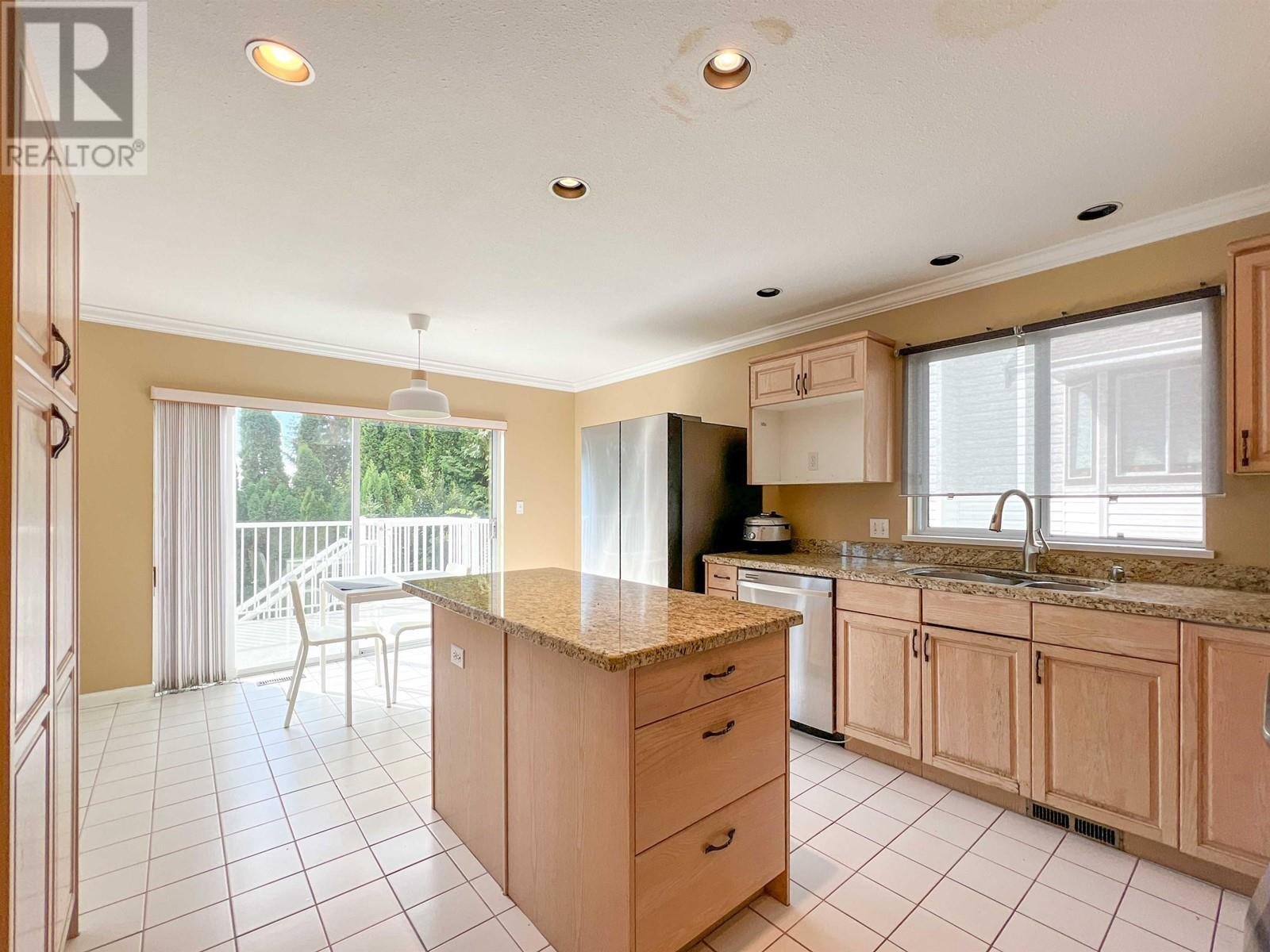 2612 Uplands Court, Coquitlam, British Columbia  V3E 2N9 - Photo 2 - R2821131