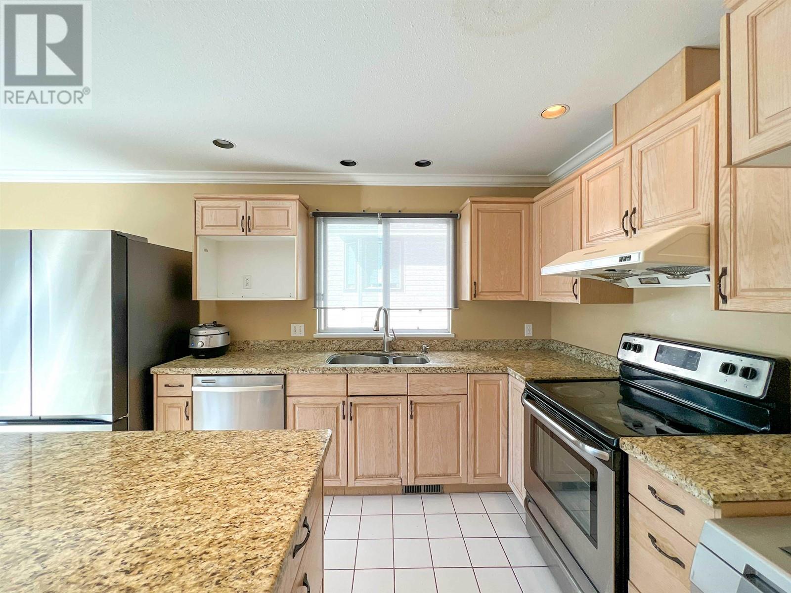 2612 Uplands Court, Coquitlam, British Columbia  V3E 2N9 - Photo 5 - R2821131