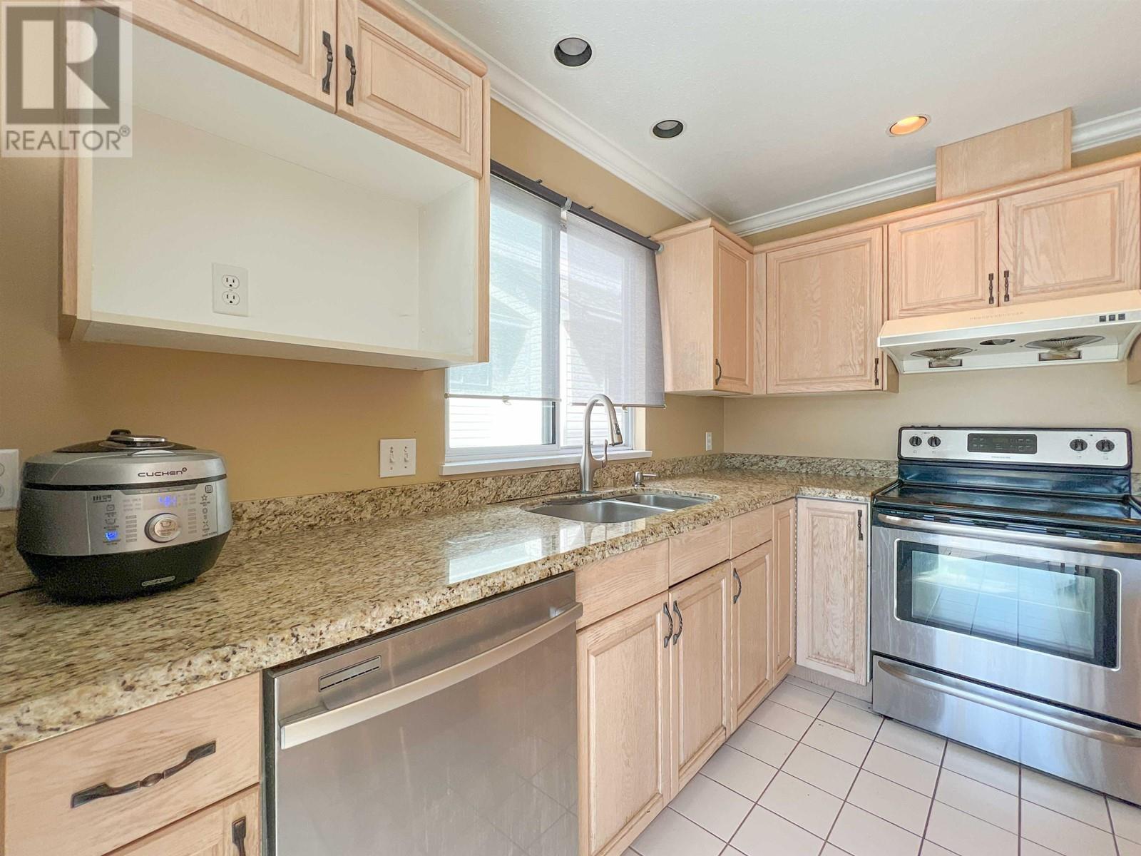 2612 Uplands Court, Coquitlam, British Columbia  V3E 2N9 - Photo 6 - R2821131