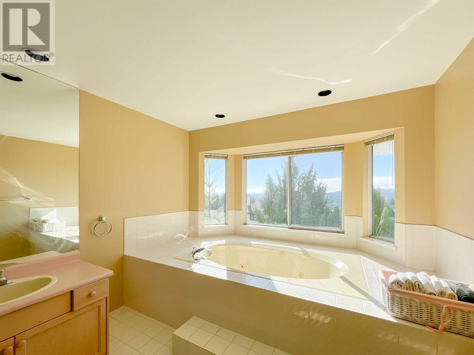 2612 Uplands Court, Coquitlam, British Columbia  V3E 2N9 - Photo 27 - R2821131