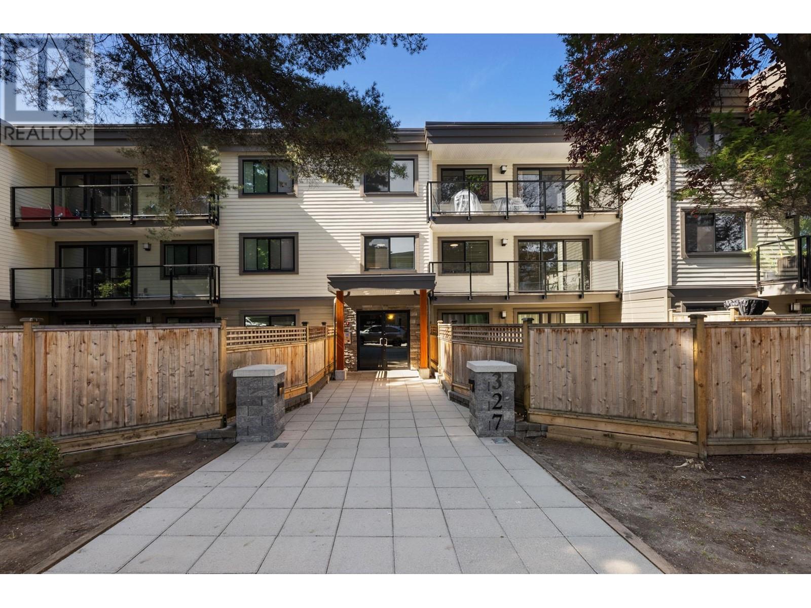 205 327 W 2ND STREET, north vancouver, British Columbia