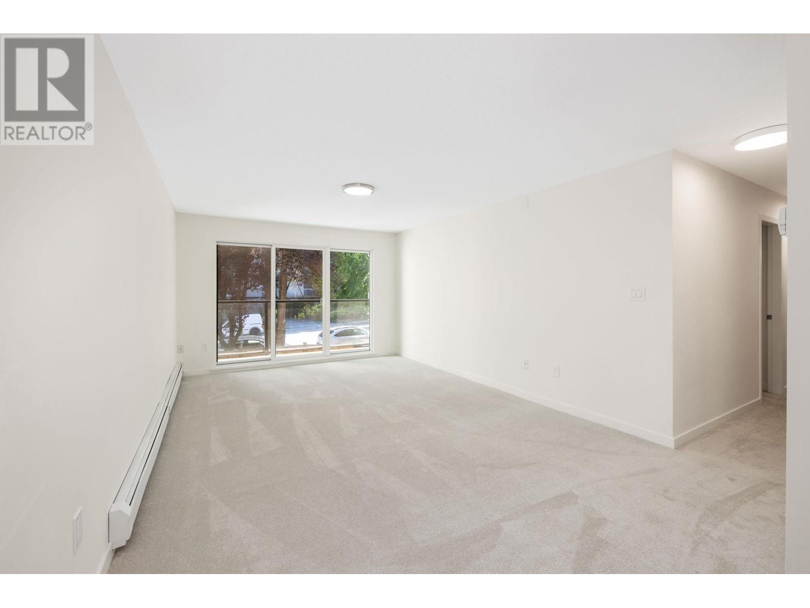205 327 W 2nd Street, North Vancouver, British Columbia  V7M 1E2 - Photo 3 - R2822219