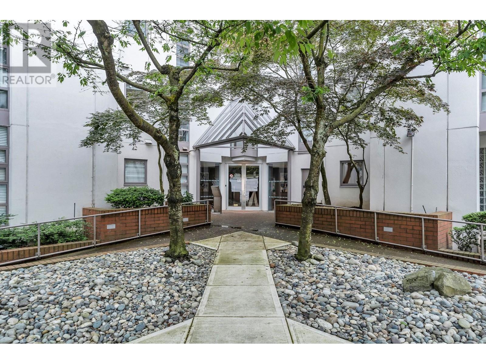 205 98 Tenth Street, New Westminster, British Columbia  V3M 6L8 - Photo 2 - R2822234