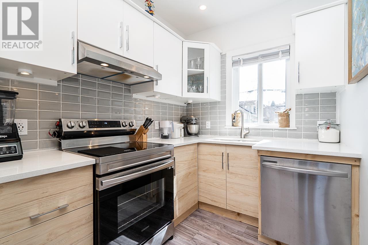 1340 E 33rd Avenue, Vancouver, British Columbia  V5V 3B7 - Photo 2 - R2822255