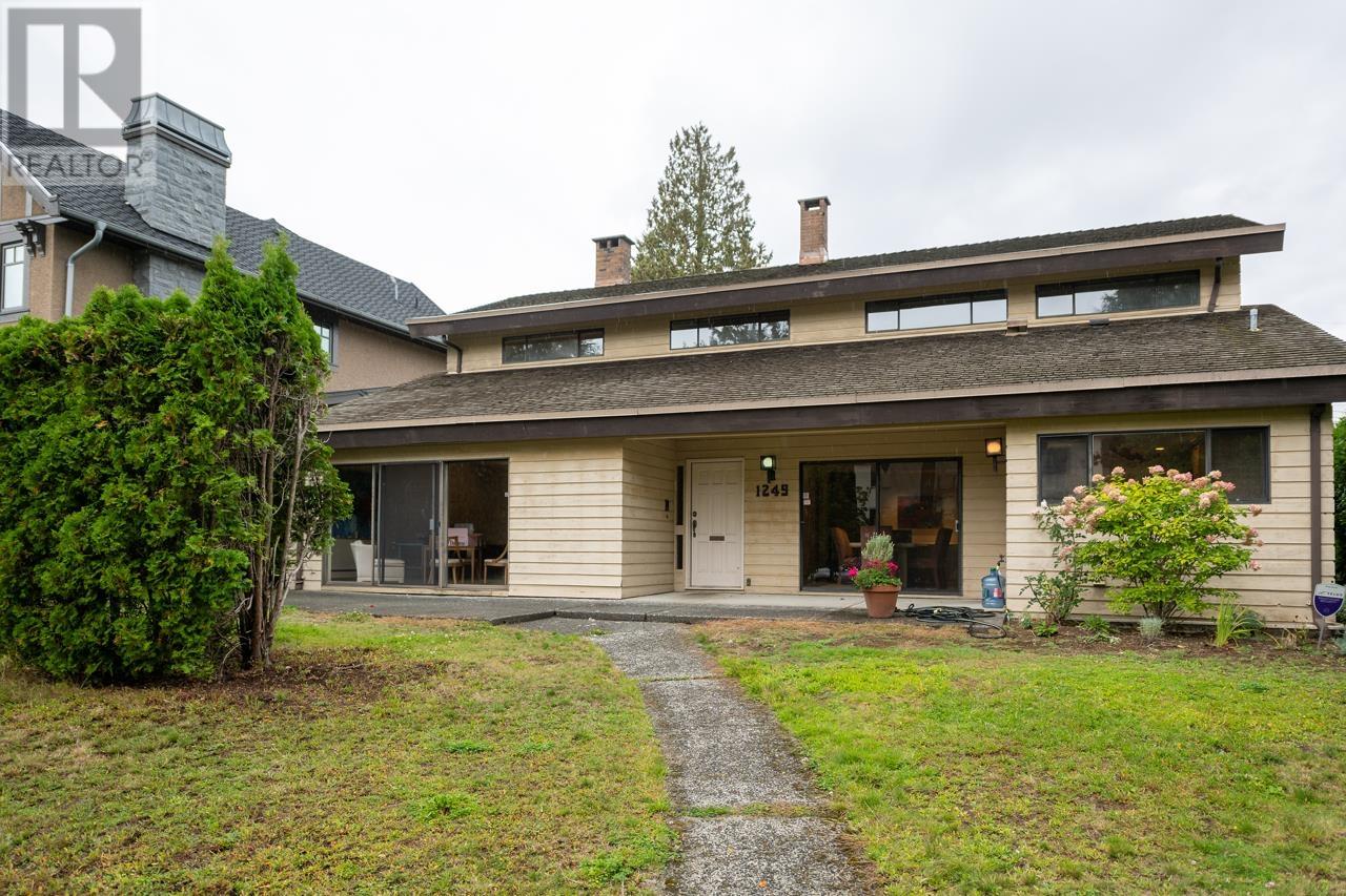 1249 W 39th Avenue, Vancouver, British Columbia  V6M 1S9 - Photo 1 - R2822262