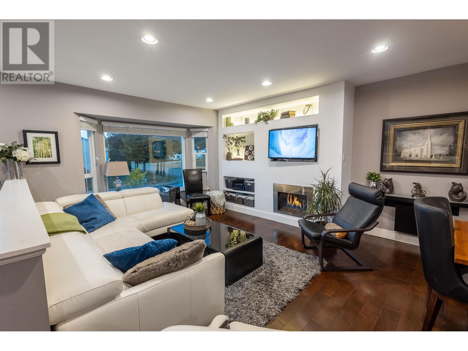 22994 Cliff Avenue, Maple Ridge, British Columbia  V2X 7Z9 - Photo 6 - R2822174