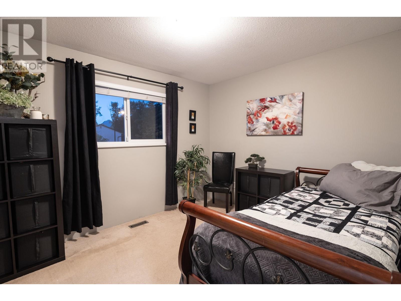 22994 Cliff Avenue, Maple Ridge, British Columbia  V2X 7Z9 - Photo 16 - R2822174