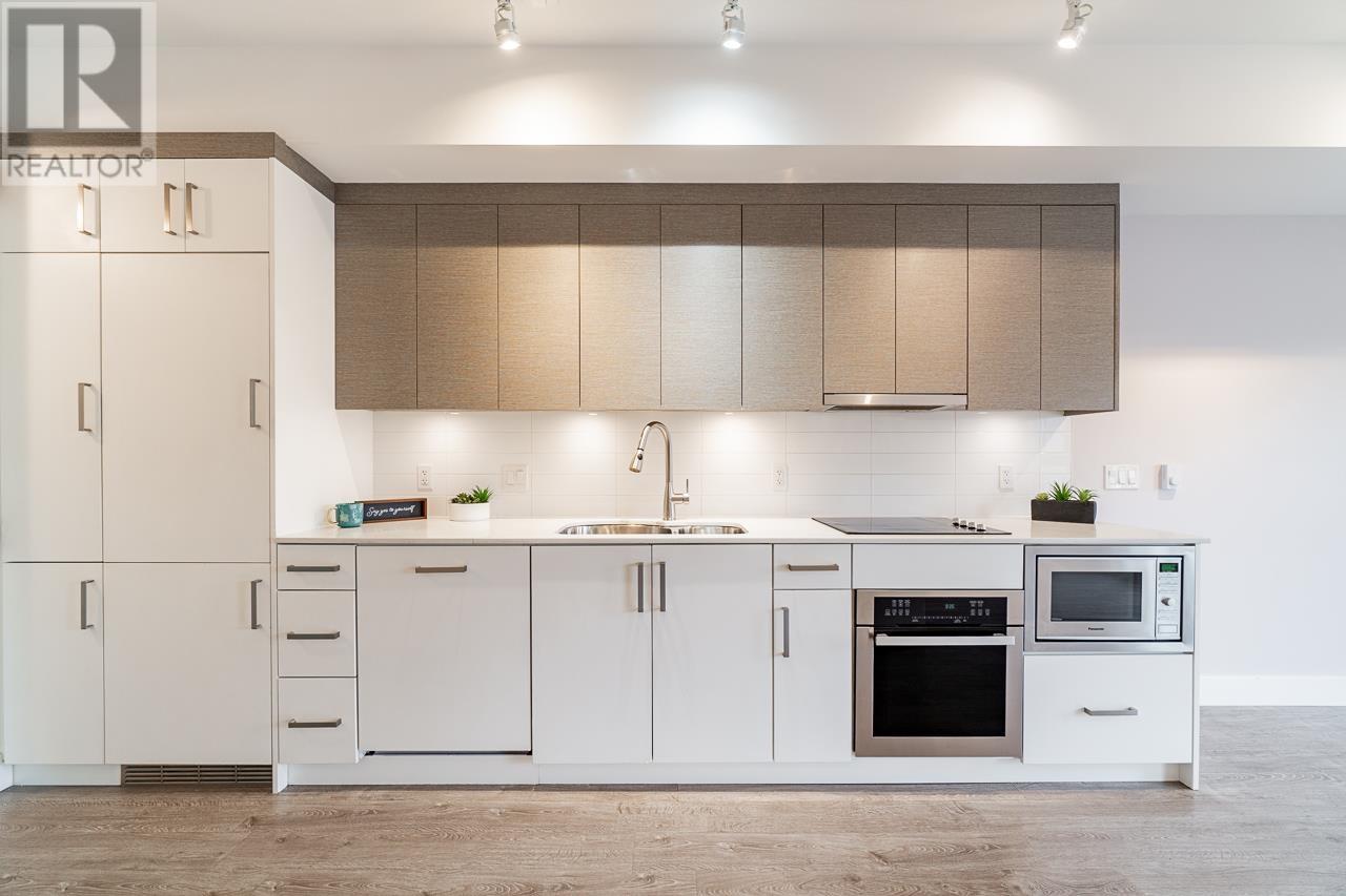 404 809 FOURTH AVENUE, new westminster, British Columbia