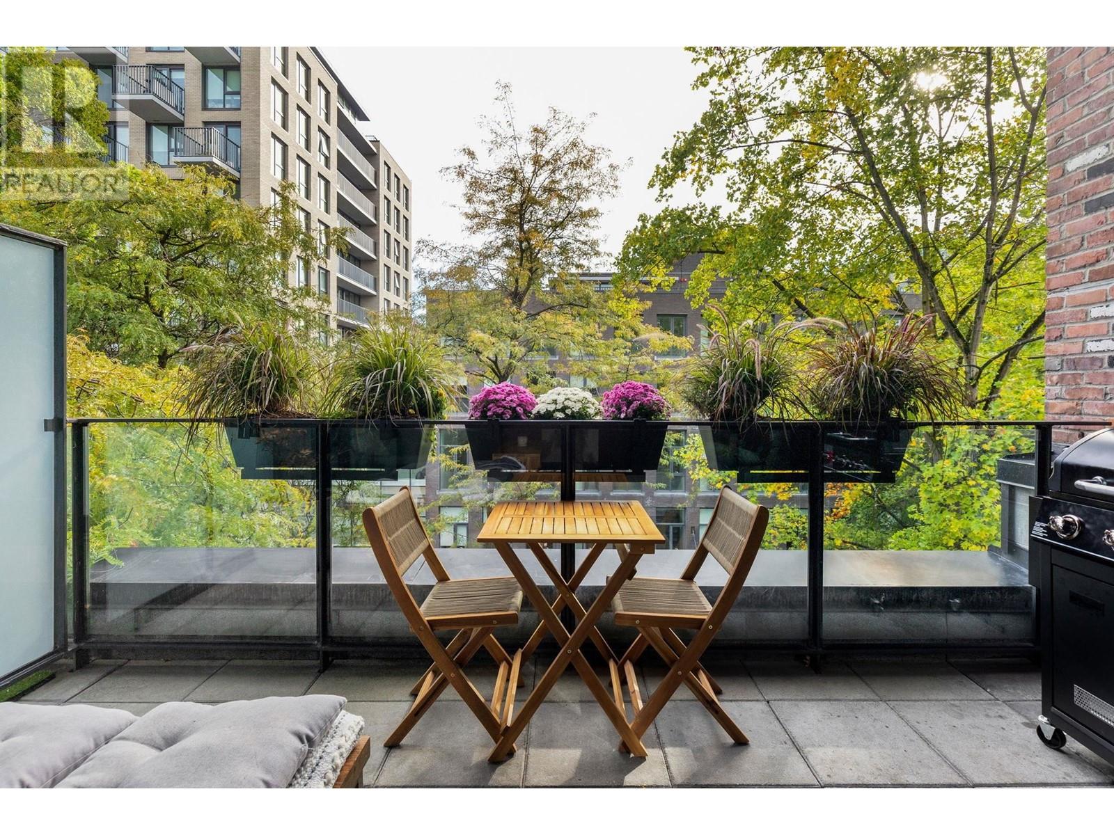 508 12 Water St Street, Vancouver, British Columbia  V6B 1A4 - Photo 1 - R2822298