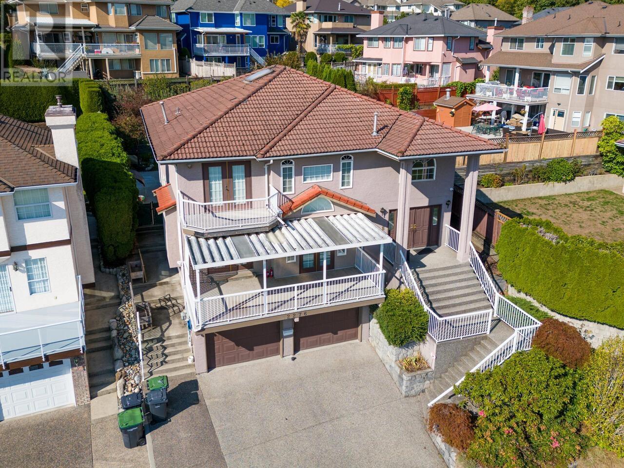 2276 Sicamous Avenue, Coquitlam, British Columbia  V3K 6P5 - Photo 2 - R2822287