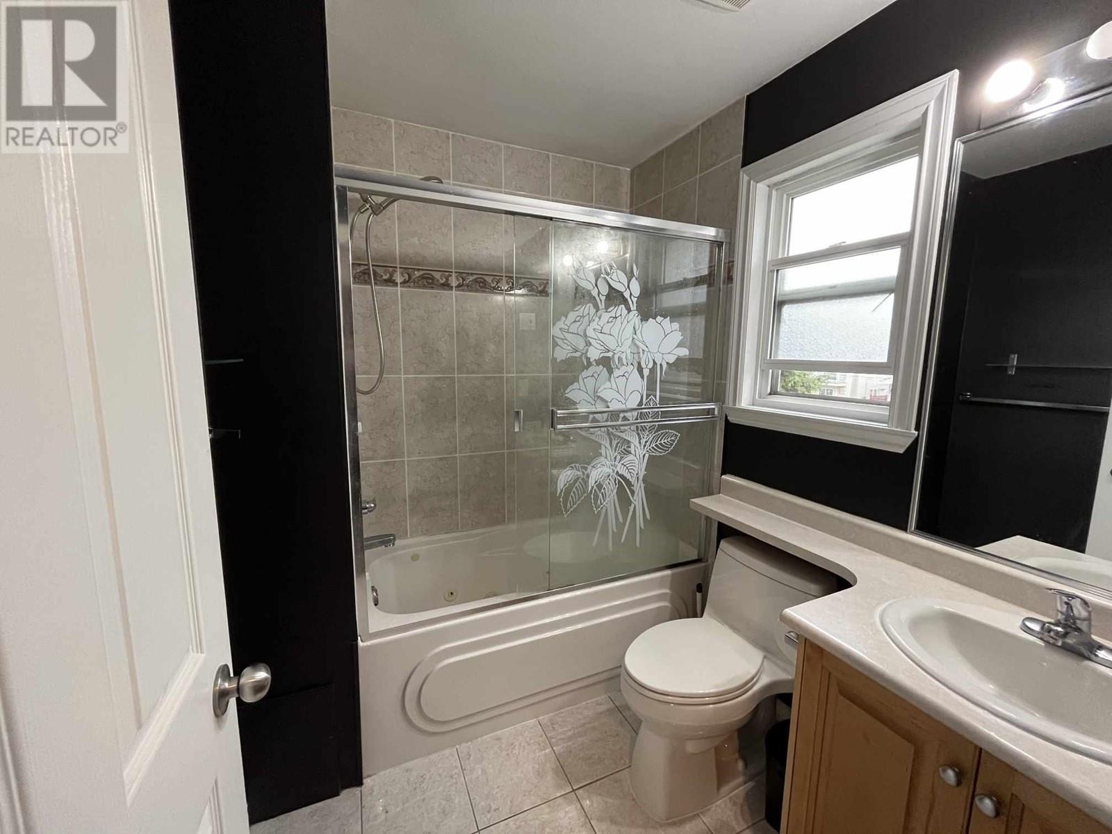 5955 Woodsworth Street, Burnaby, British Columbia  V5G 1S9 - Photo 13 - R2822147