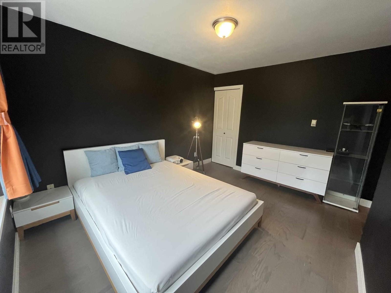 5955 Woodsworth Street, Burnaby, British Columbia  V5G 1S9 - Photo 11 - R2822147