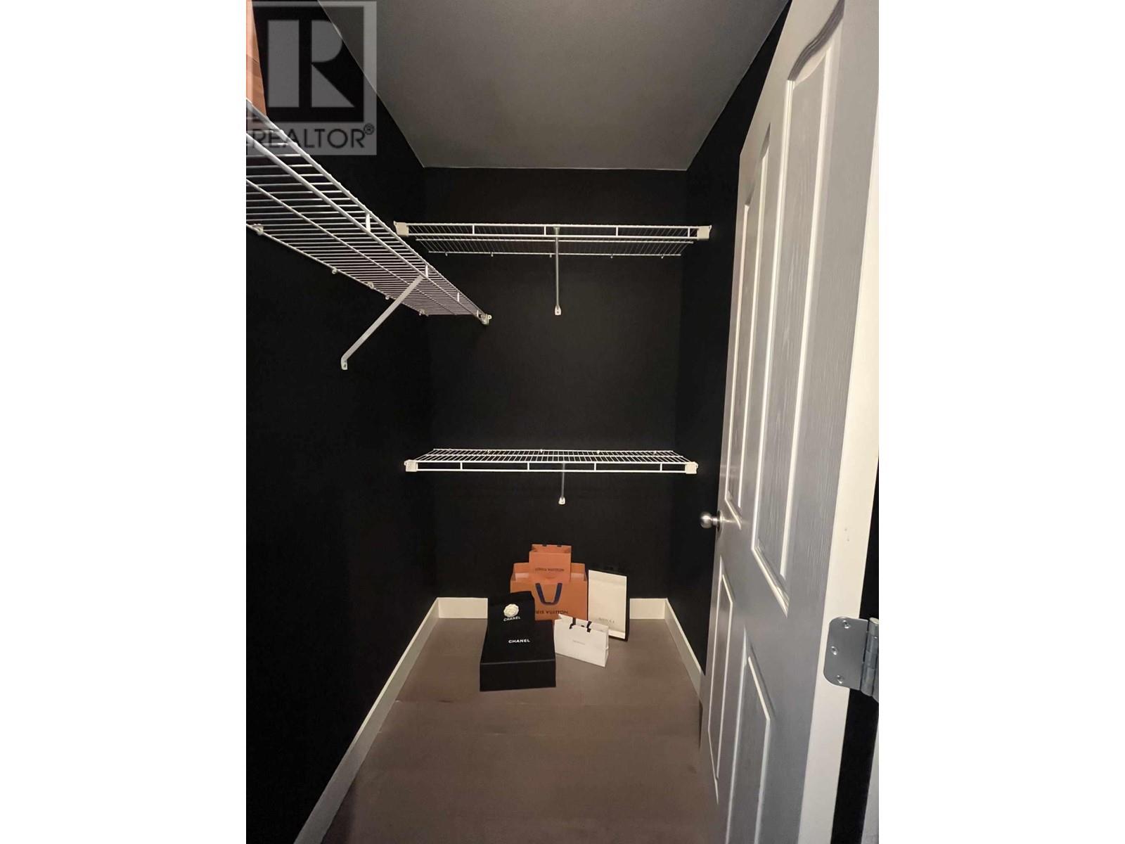 5955 Woodsworth Street, Burnaby, British Columbia  V5G 1S9 - Photo 5 - R2822147