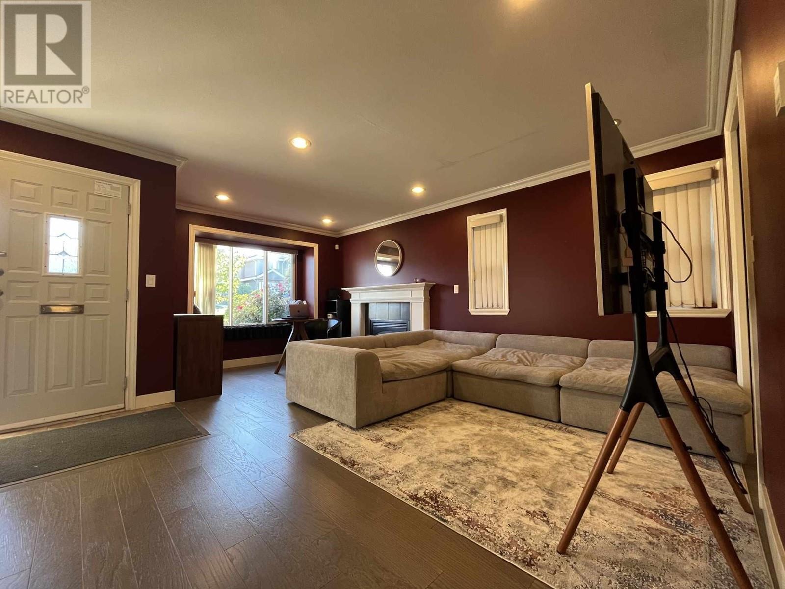 5955 WOODSWORTH STREET, burnaby, British Columbia