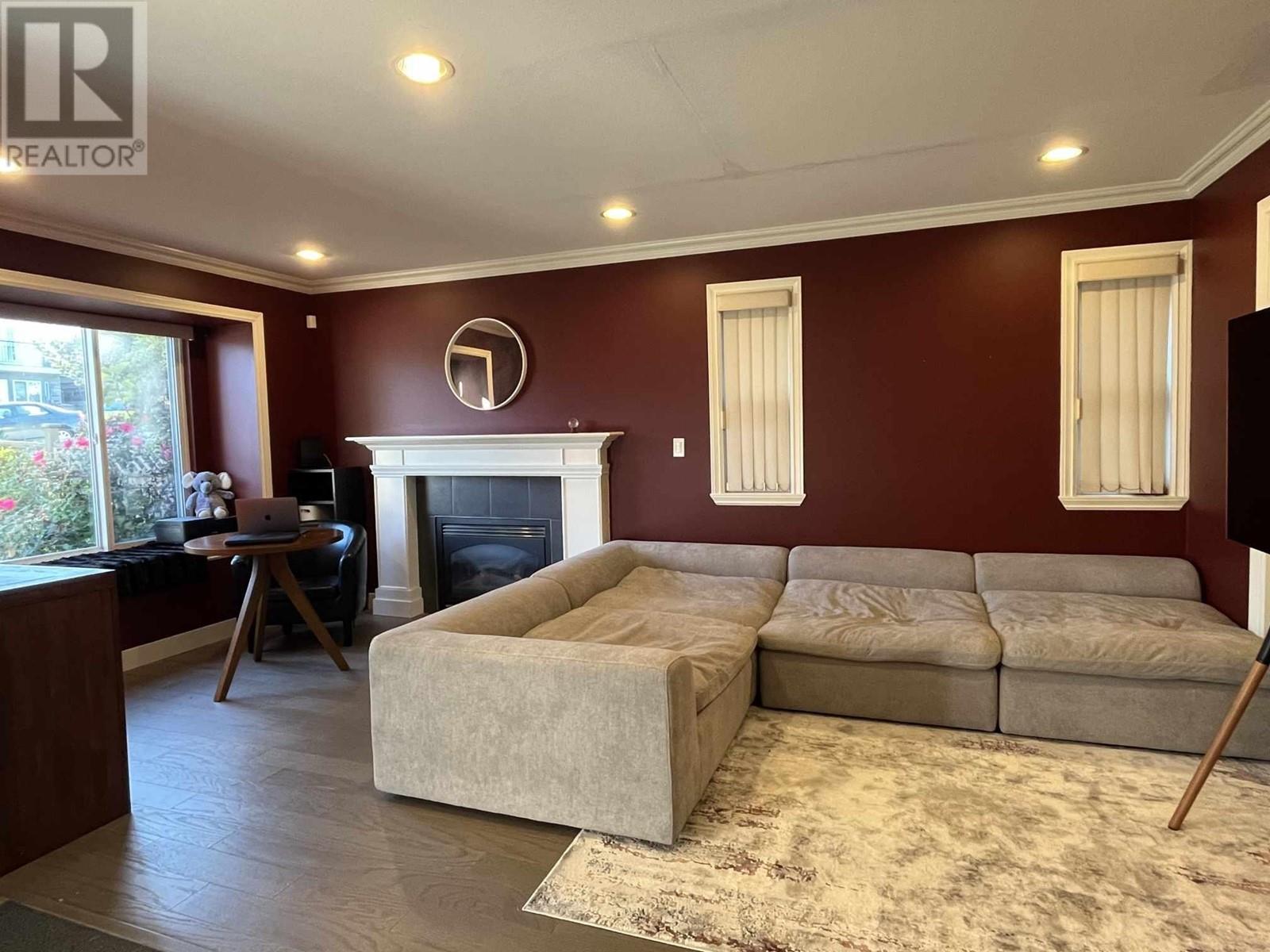 5955 Woodsworth Street, Burnaby, British Columbia  V5G 1S9 - Photo 9 - R2822147