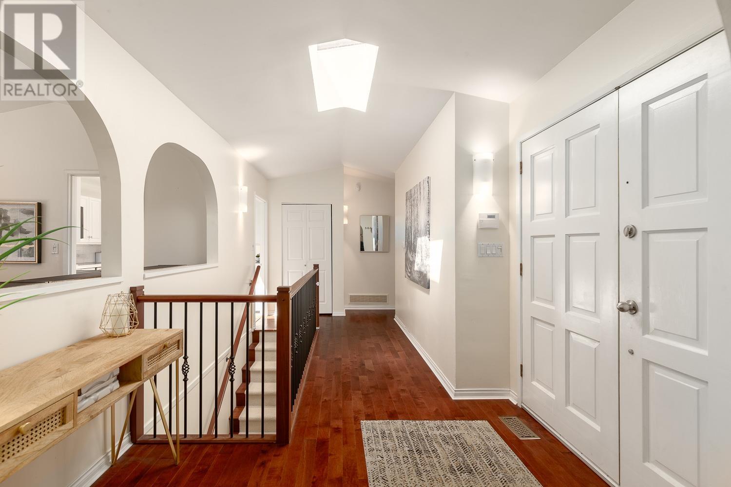 4639 Woodburn Road, West Vancouver, British Columbia  V7S 2W7 - Photo 3 - R2816841