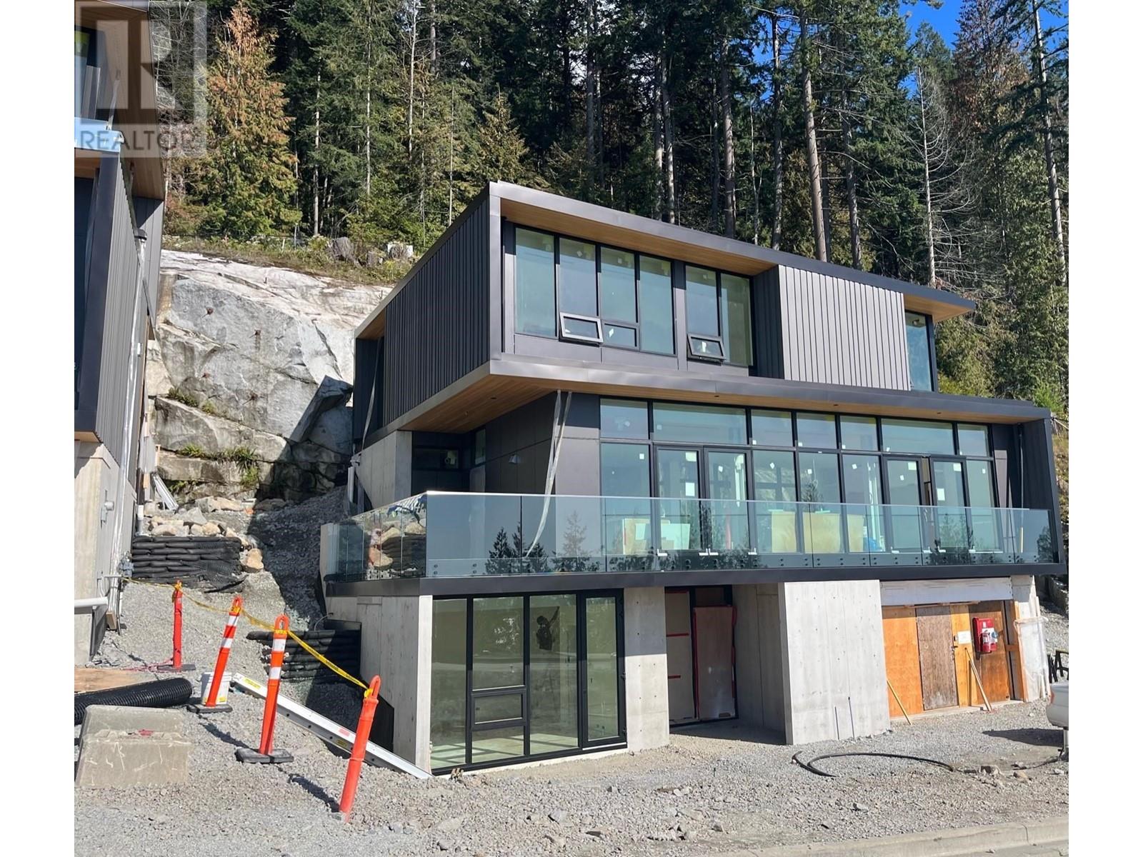 3261 Chippendale Road, West Vancouver, British Columbia  V0V 0V0 - Photo 12 - R2819368