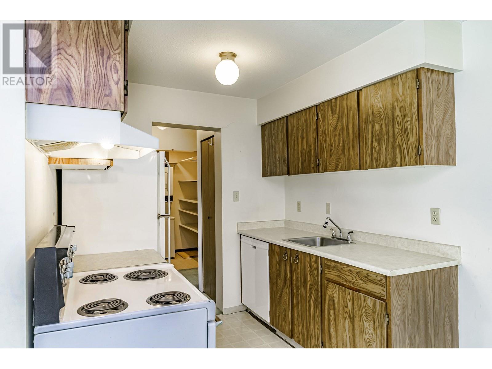 208 6651 Lynas Lane, Richmond, British Columbia  V7C 3K8 - Photo 6 - R2820821