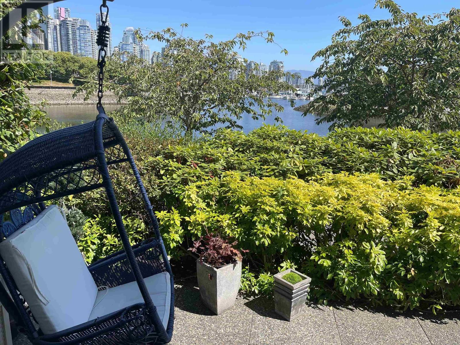 1216 Island Park Walk, Vancouver, British Columbia  V6H 3T4 - Photo 4 - R2822398