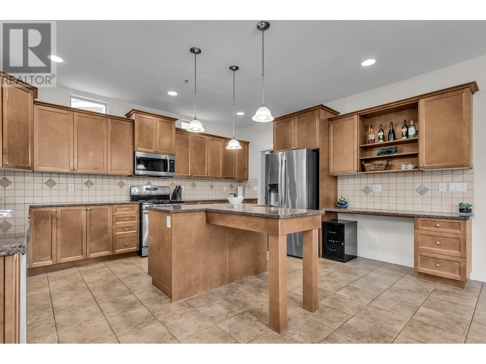 24757 Kimola Drive, Maple Ridge, British Columbia  V2W 0A6 - Photo 12 - R2822381