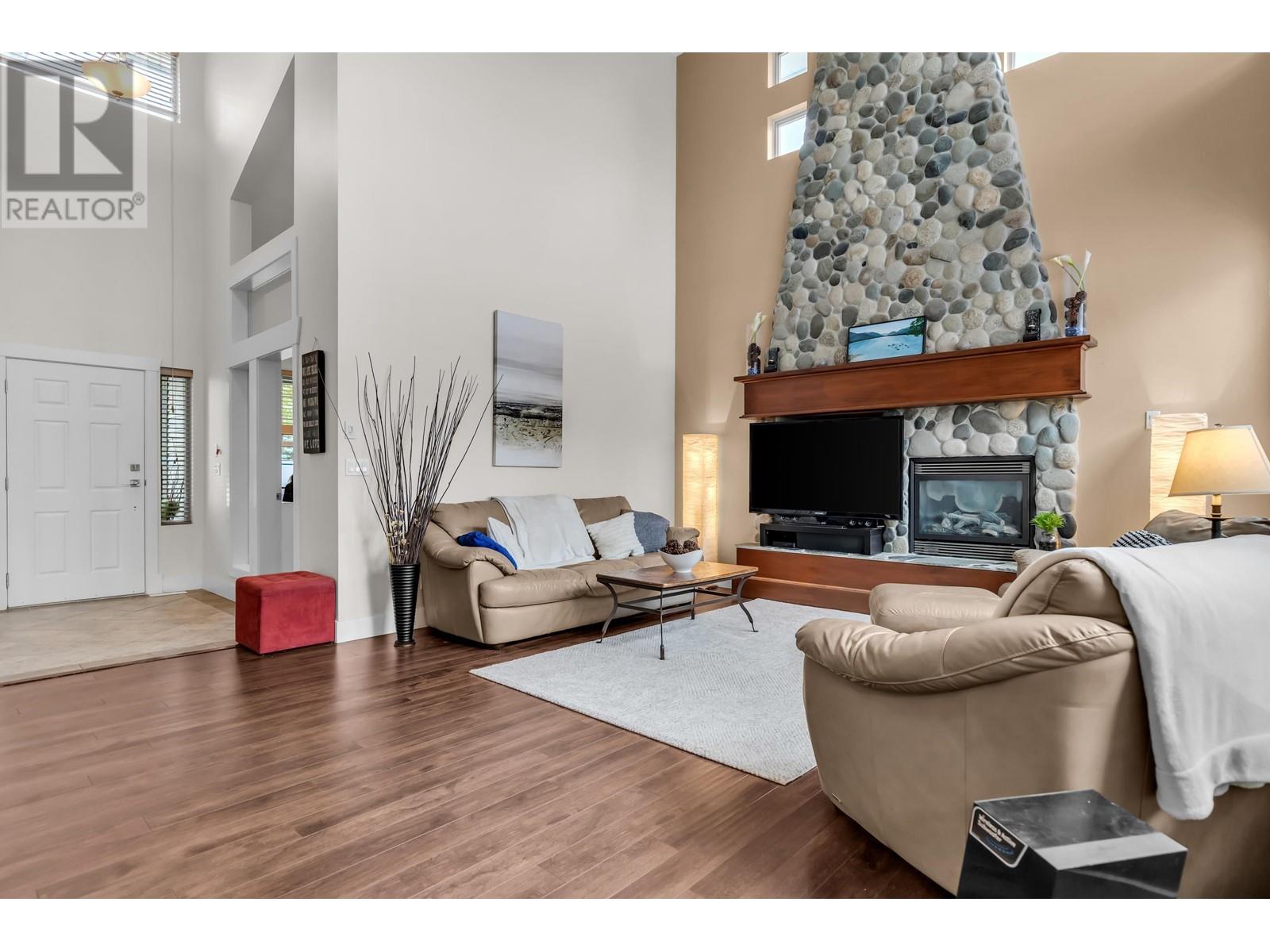 24757 Kimola Drive, Maple Ridge, British Columbia  V2W 0A6 - Photo 7 - R2822381
