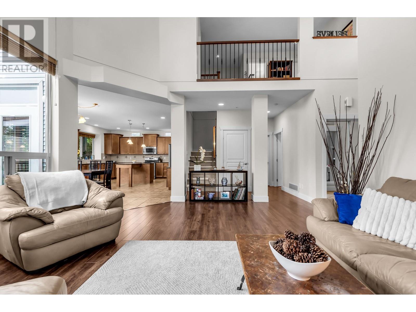 24757 Kimola Drive, Maple Ridge, British Columbia  V2W 0A6 - Photo 8 - R2822381