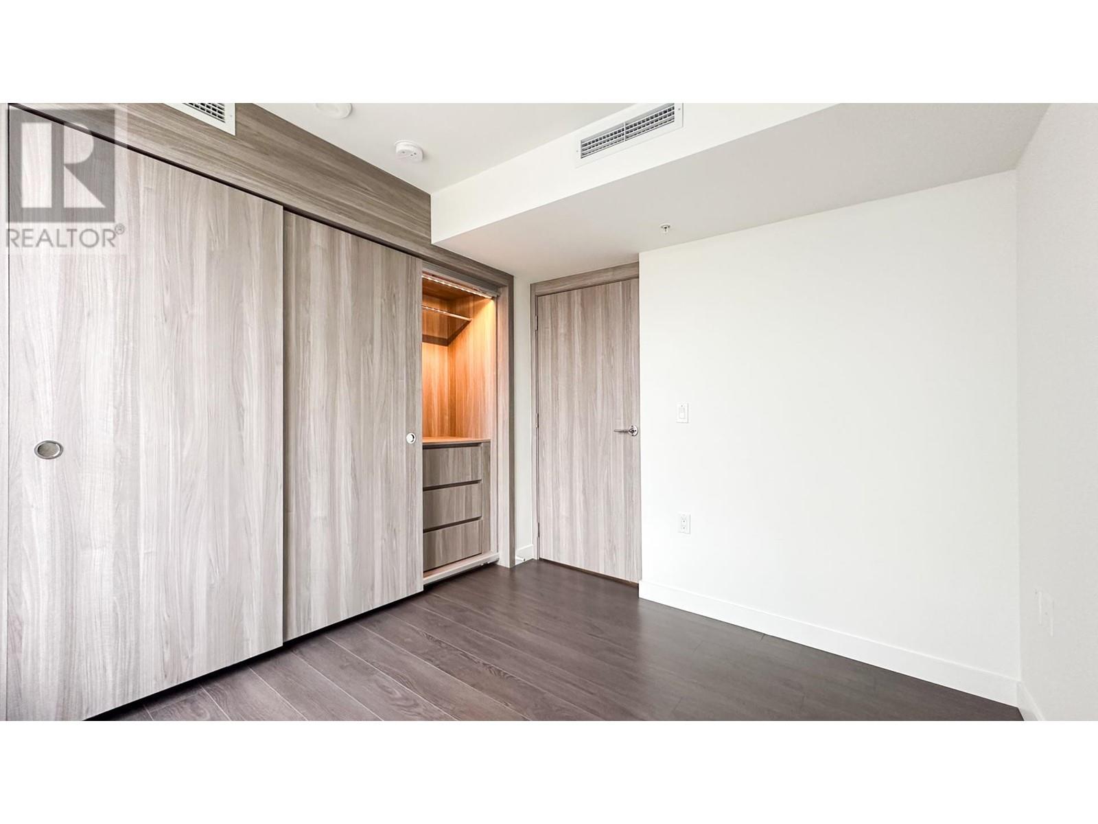 2001 433 Sw Marine Drive, Vancouver, British Columbia  V5X 0H5 - Photo 21 - R2821785