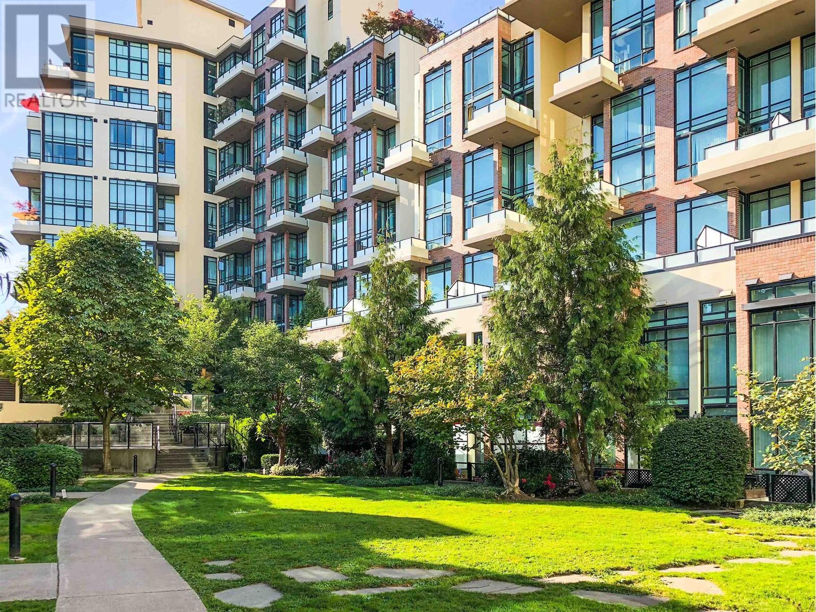 415 10 Renaissance Square, New Westminster, British Columbia  V3M 7B1 - Photo 2 - R2808123