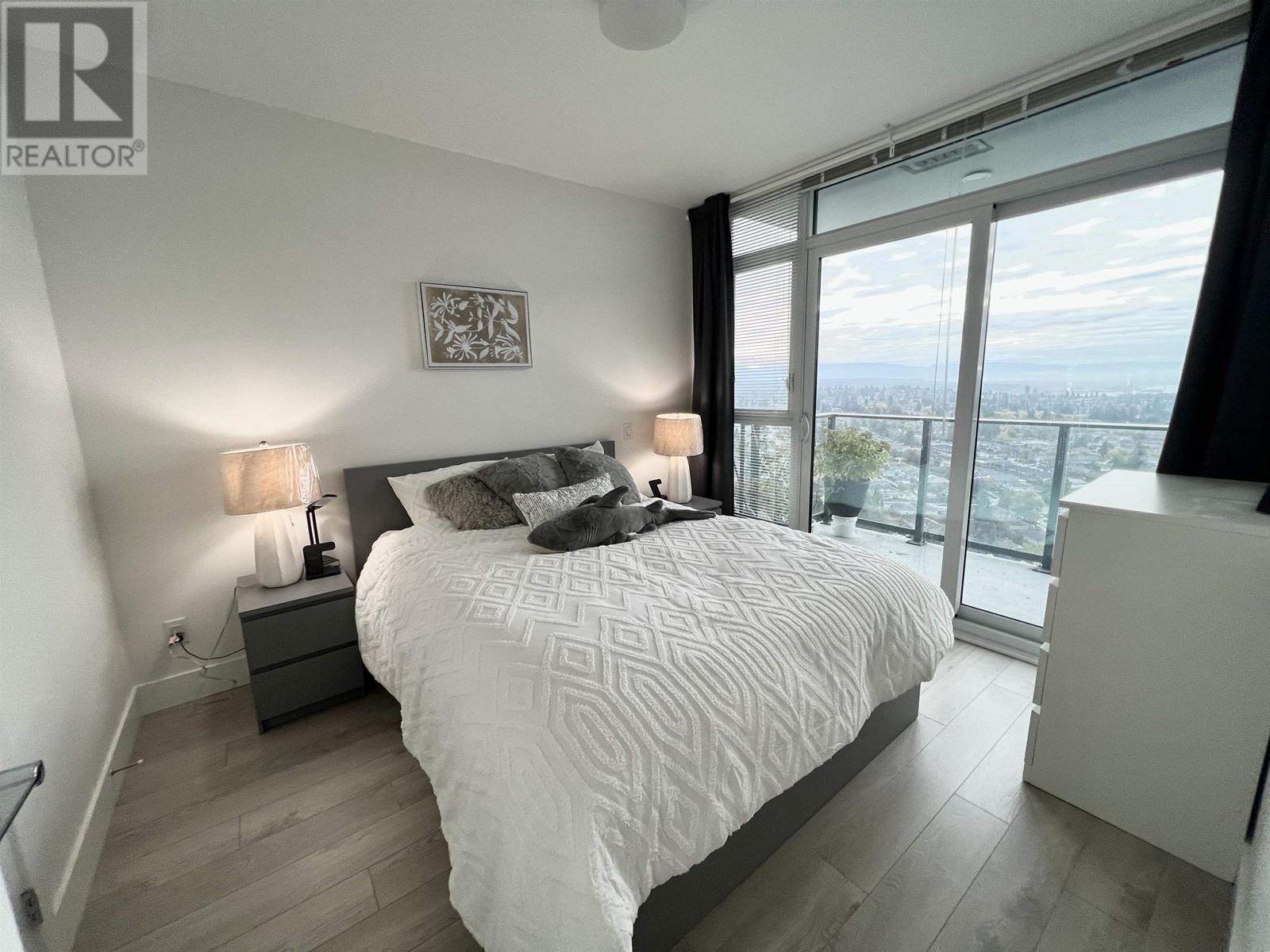 2705 7388 Kingsway, Burnaby, British Columbia  V3N 0G9 - Photo 3 - R2821990