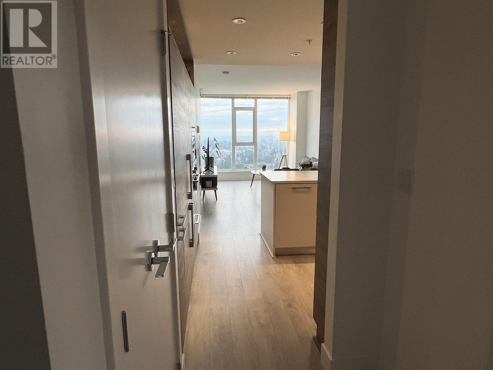 2705 7388 Kingsway, Burnaby, British Columbia  V3N 0G9 - Photo 14 - R2821990