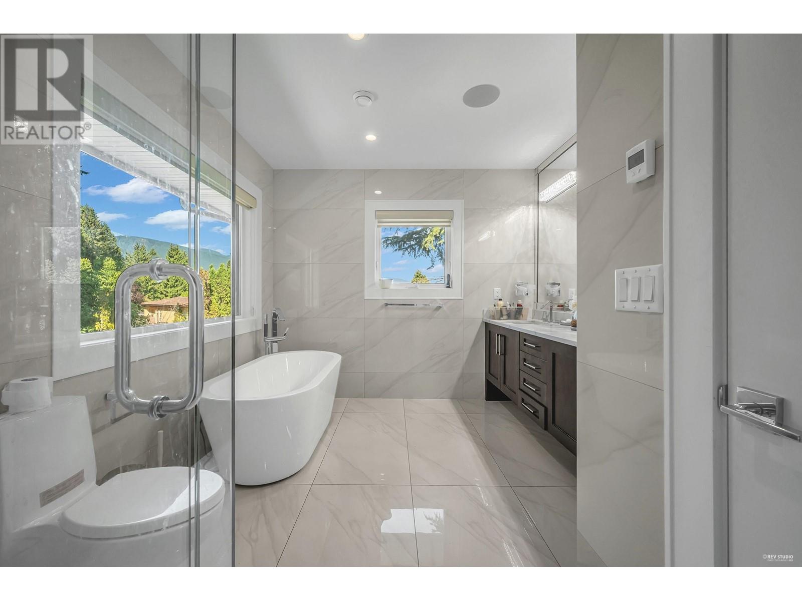 863 Younette Drive, West Vancouver, British Columbia  V7T 1T1 - Photo 16 - R2822102