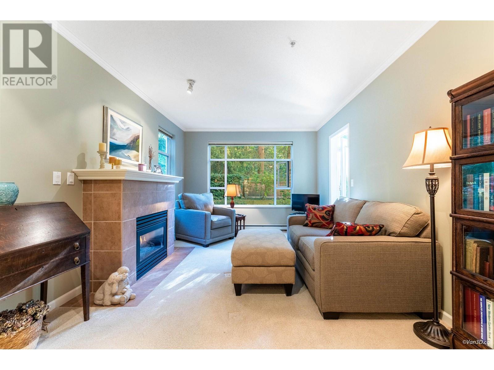 207 3625 Windcrest Drive, North Vancouver, British Columbia  V7G 2S6 - Photo 4 - R2822406