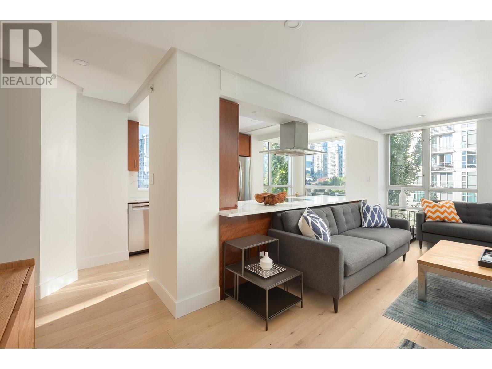 802 1201 Marinaside Crescent, Vancouver, British Columbia  V6Z 2V2 - Photo 9 - R2820561