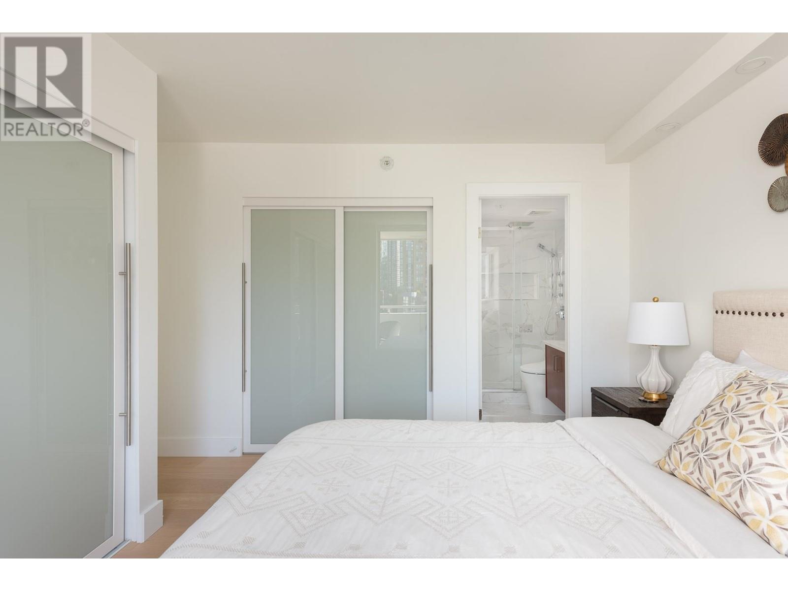 802 1201 Marinaside Crescent, Vancouver, British Columbia  V6Z 2V2 - Photo 18 - R2820561