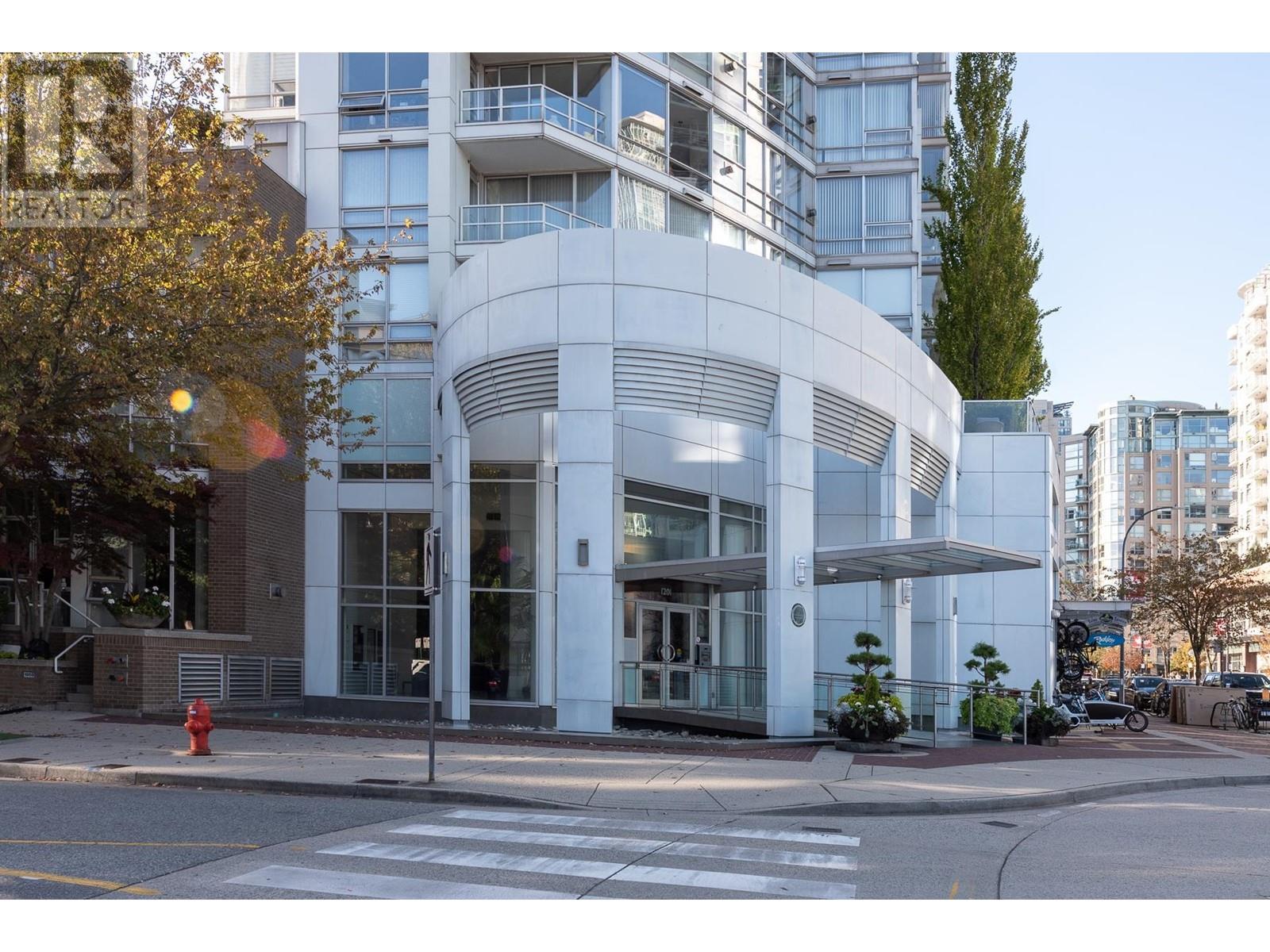 802 1201 MARINASIDE CRESCENT, vancouver, British Columbia