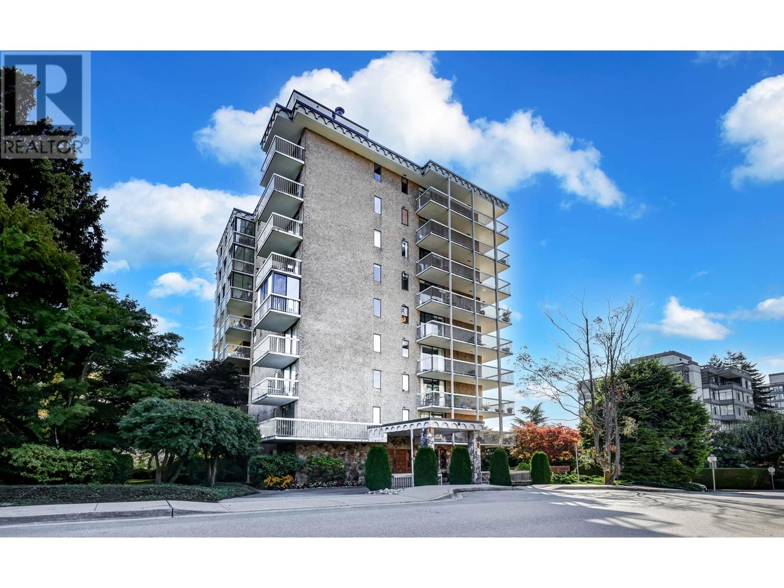401 1390 Duchess Avenue, West Vancouver, British Columbia  V7T 1H6 - Photo 2 - R2815327